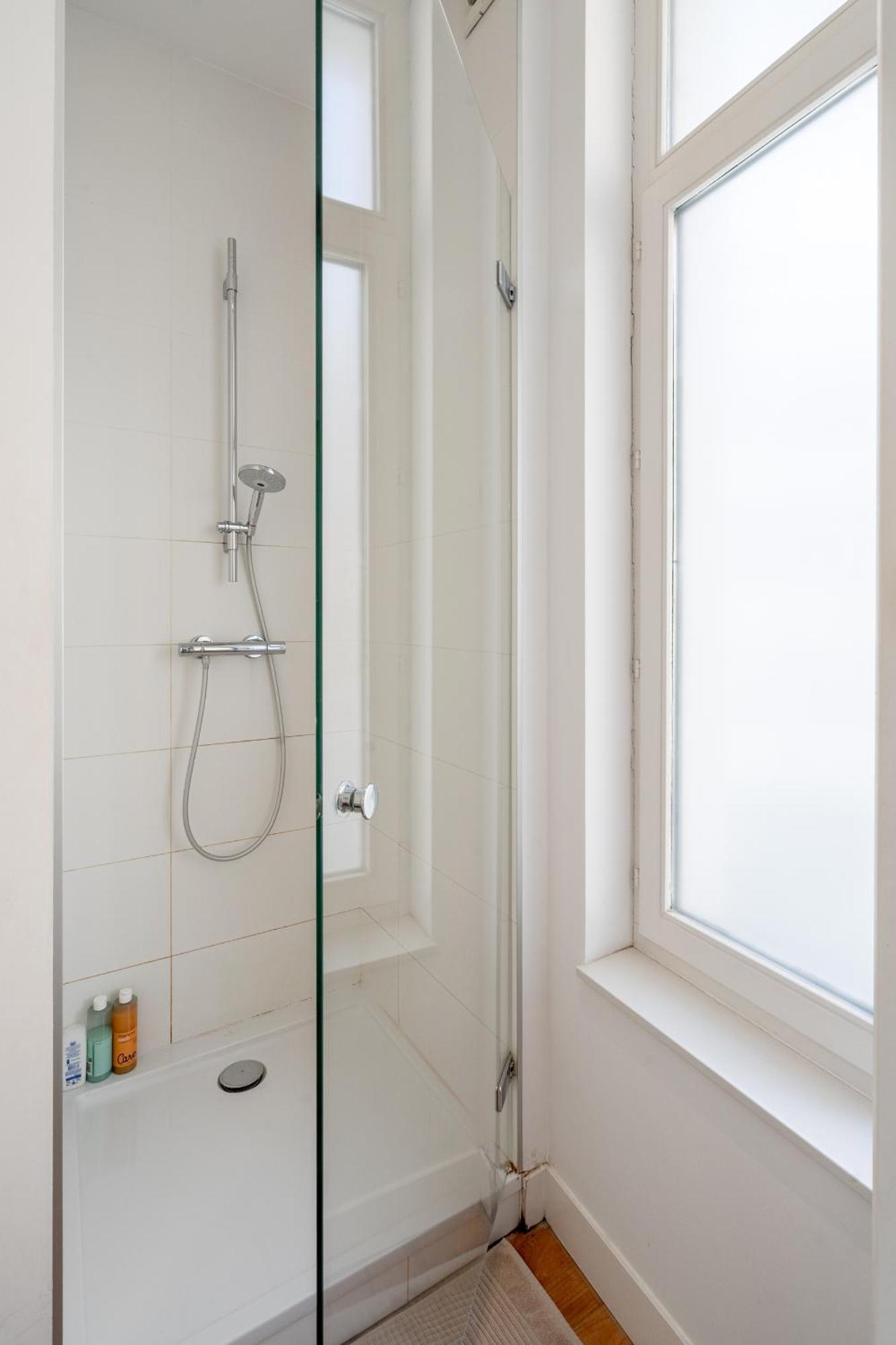 Light Modern Apartment In The Heart Of Αμβέρσα Εξωτερικό φωτογραφία