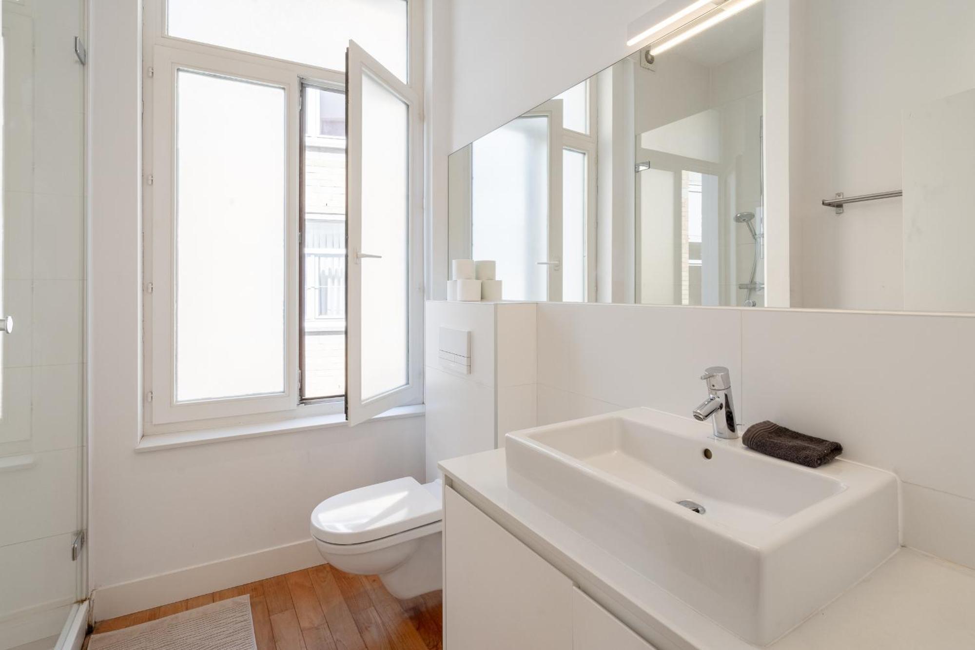 Light Modern Apartment In The Heart Of Αμβέρσα Εξωτερικό φωτογραφία